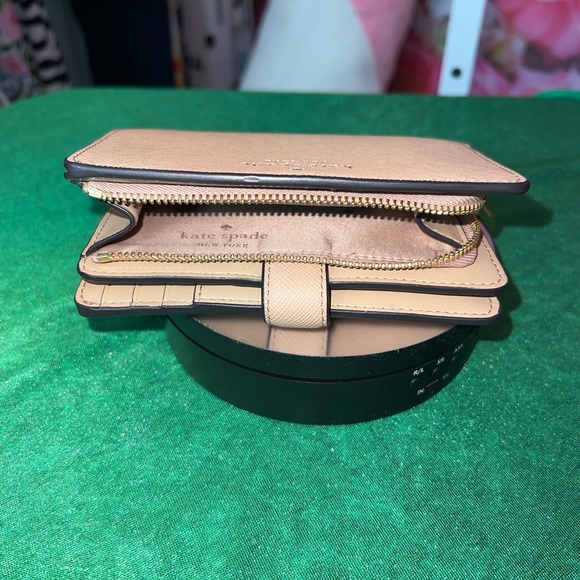 Kate Spade NY Madison Medium Compact Bifold Wallet Conch Pink - Picture 5 of 6